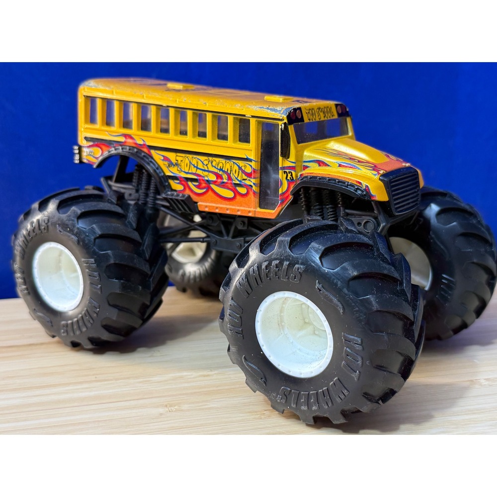 Hot Wheels Monster Truck Too S'cool Yellow School Bus 1:24 Scale Diecast Toy